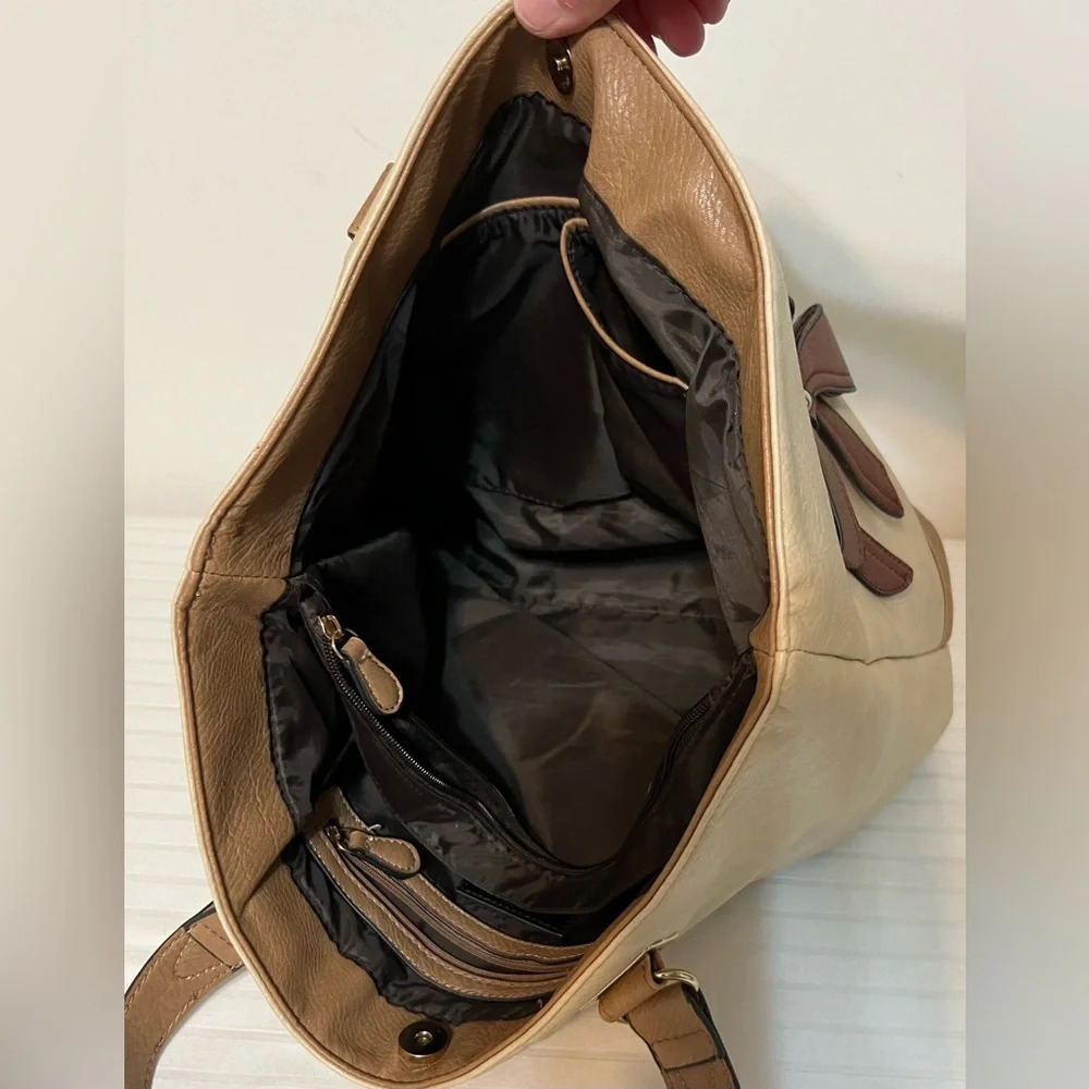 LaTique Ellis Bowtique Shoulder Bag Purse - Picture 11 of 13